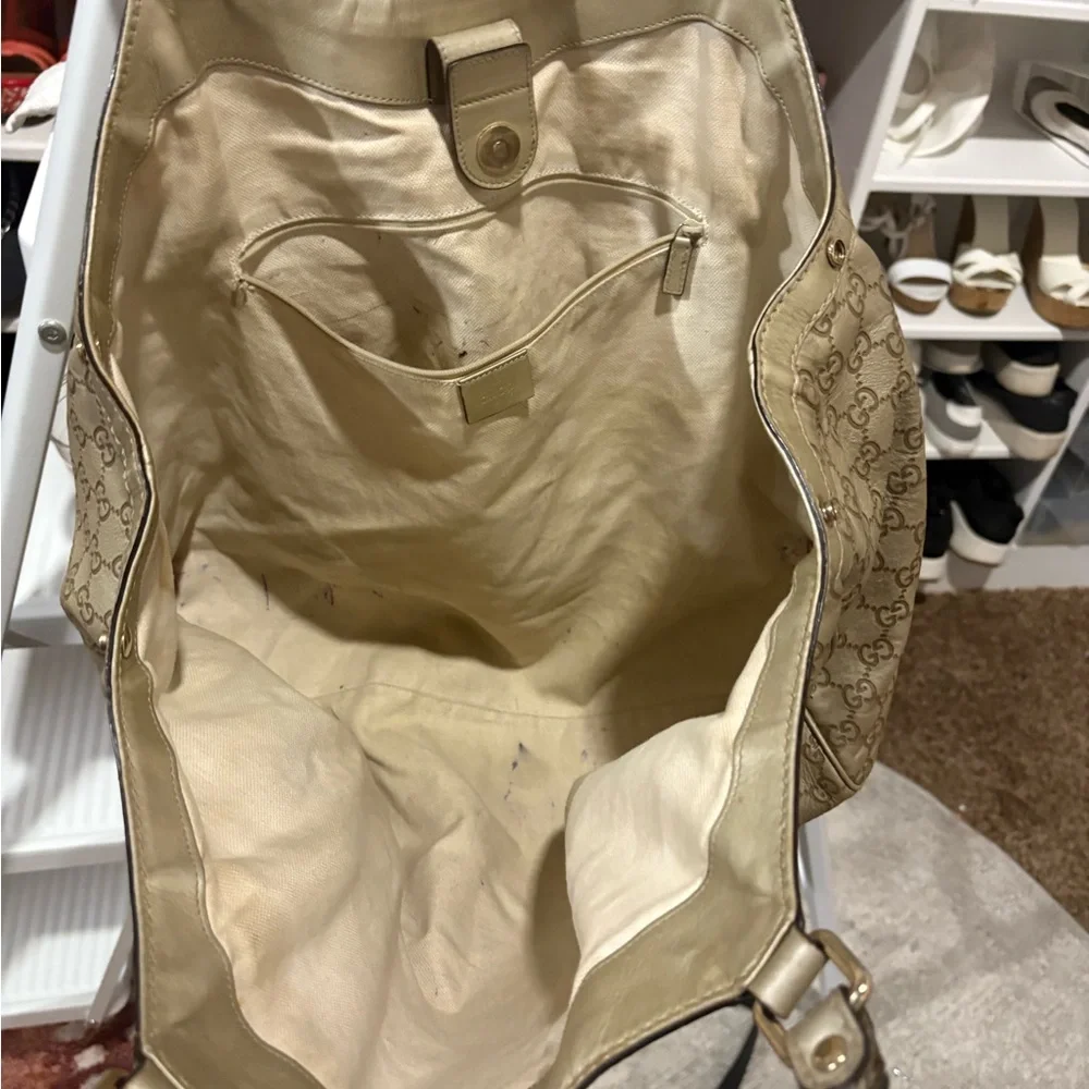 Gucci Beige GG Canvas Shoulder Bag - Picture 3 of 6